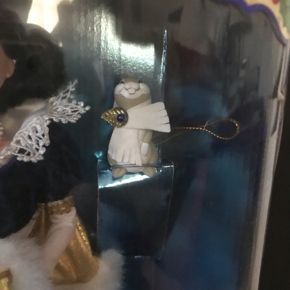 Barbie Snow White Holiday Princess 1998 NIB - Picture 6 of 7